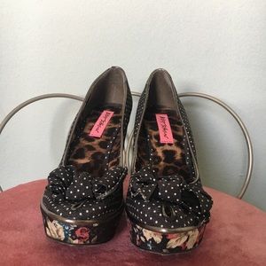 Betsey Johnson Platform Wedges 🎀